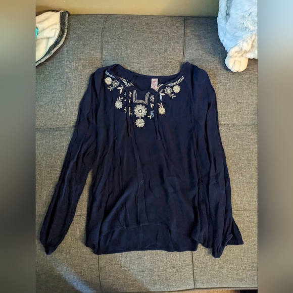 Cute Navy Justice Blouse - Picture 1 of 4